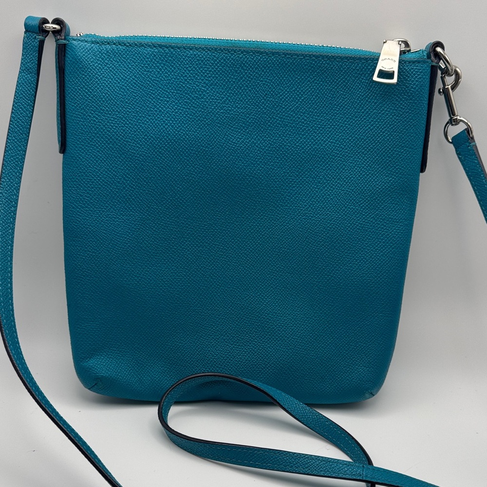 Coach Kitt Crossbody Bag Teal Pebbled Leather Adjustable Strap Small Purse - Picture 3 of 10